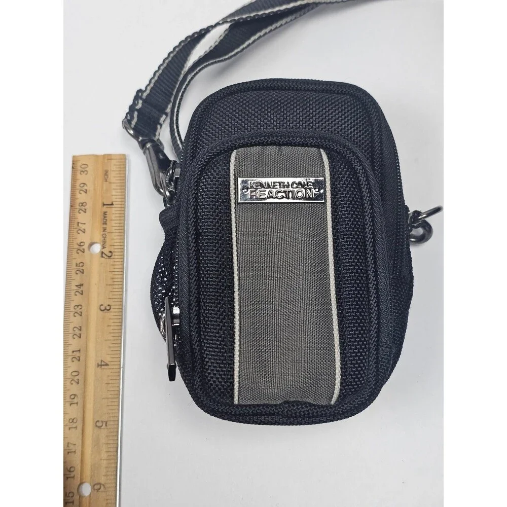 Kenneth Cole Reaction Camera Bag Travel Case w/ Shoulder Strap Black